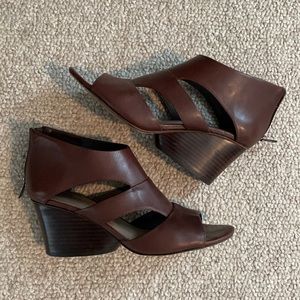 - Donald J. Pliner Jenkin brown wedge sandal size 8